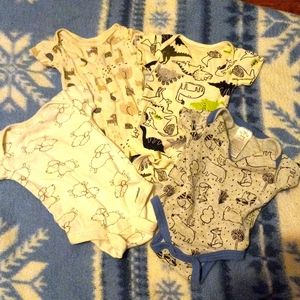 Asorted boys animal onsie bundle  0-3 month